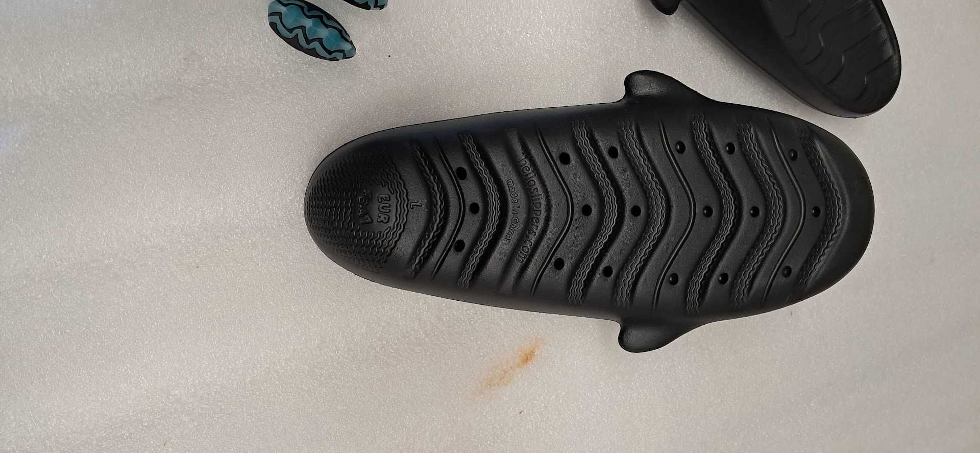 Klapki rekinki firmy HELLOSLIPPERS anty poślizg anty potne 46/47