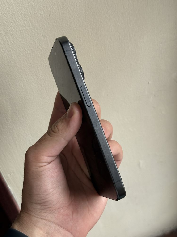 Iphone 15 pro 512 balck titanium neverlock 94%