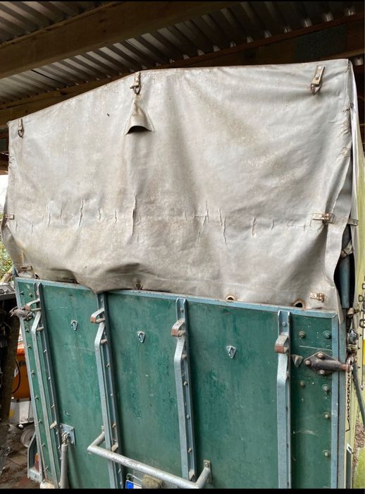 KONIARY.  Sprzedam 2 przyczepki do przewozu koni