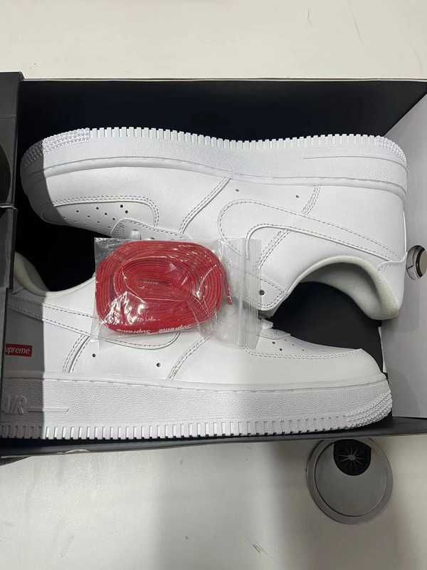 Nike Air Force 1 Low Supreme Białe 40