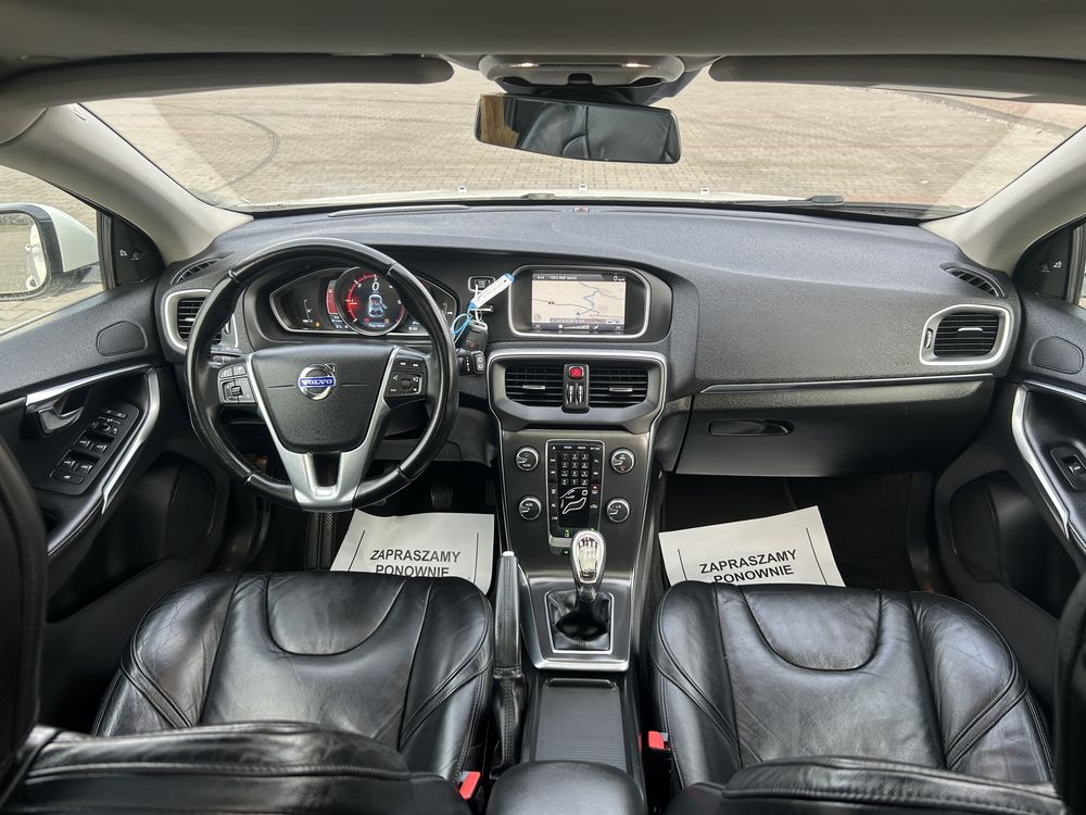 Volvo V40 1.6 D2 Momentum Panorana Kamera Navi Radar Blis Skóra Led