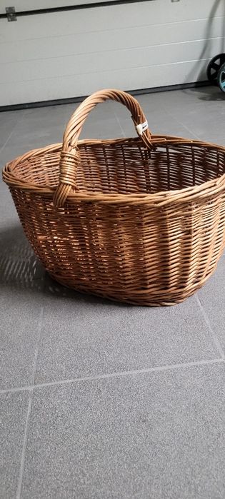 Kosz  wiklinowy.