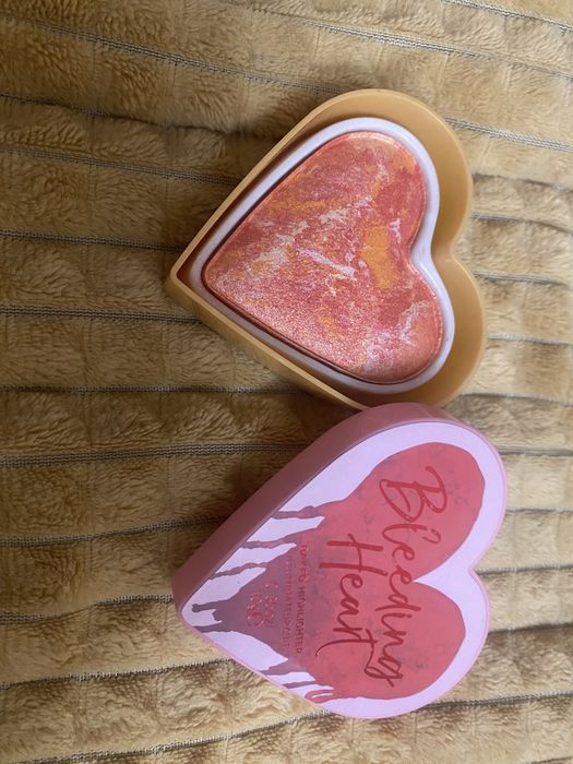 Продам палетки теней в асортименте