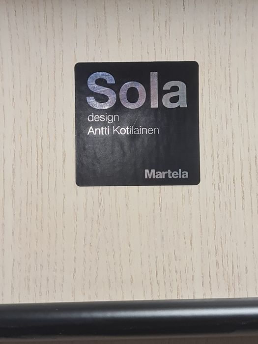 Krzesła Martela Sola białe z fioletową tapicerką design Antti Kotila