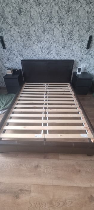 Łóżko tapicerowane 140 cm szer z materacem