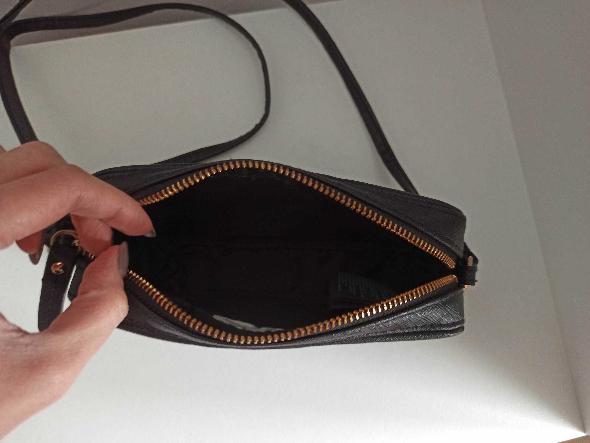 Mała torebka na ramię, czarna crossbody