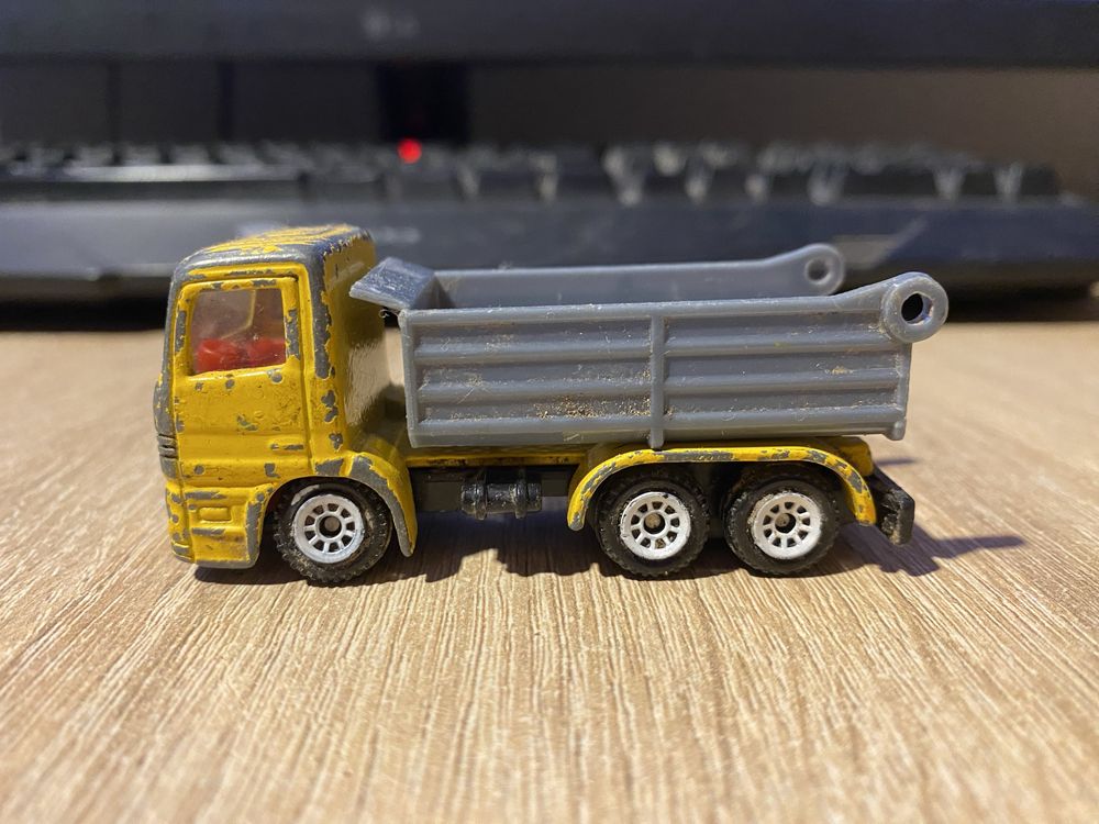Mercedes Actros Maisto