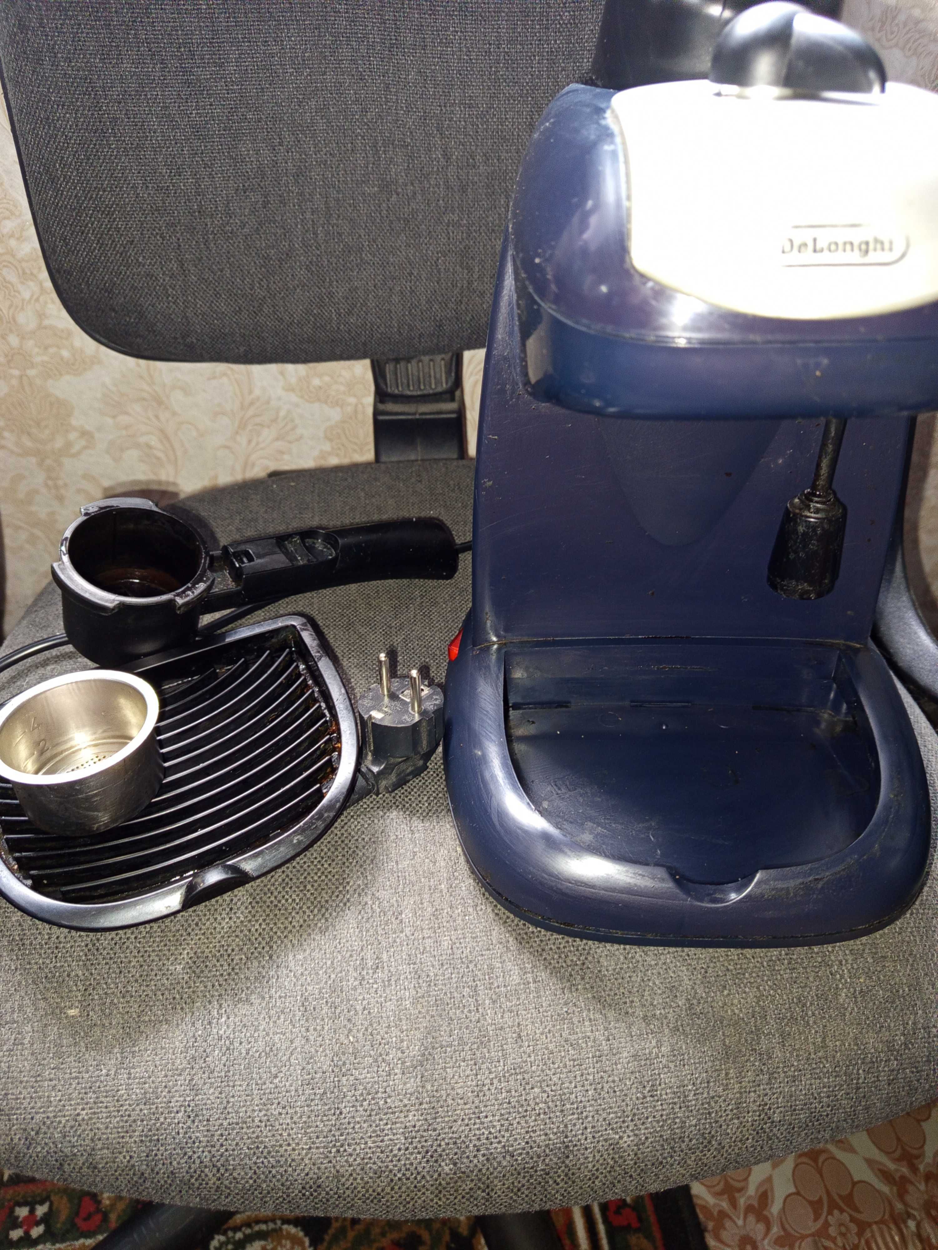 Продам  Кофемашину Delonghi EC 7 б/у стоимость 700 гр.