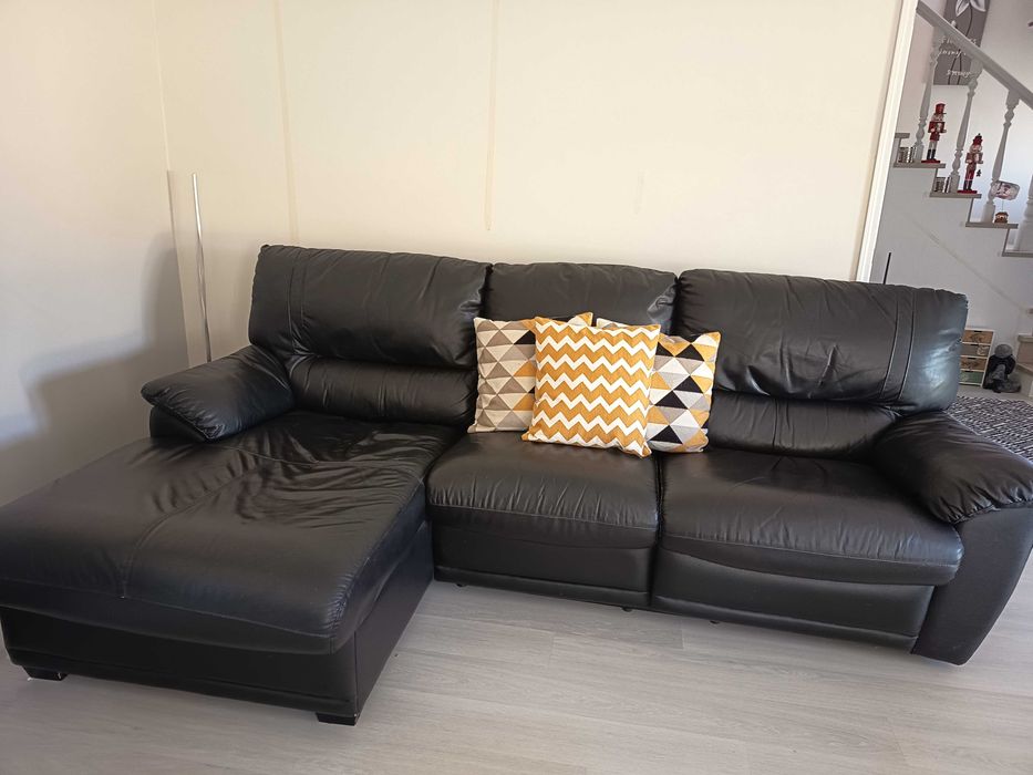 Sofá com chaise long