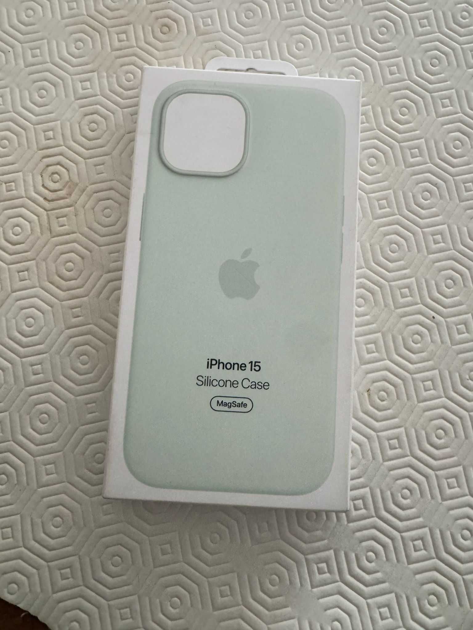 Capa Silicone Apple com MagSafe para iPhone 15 - Verde Menta Suave