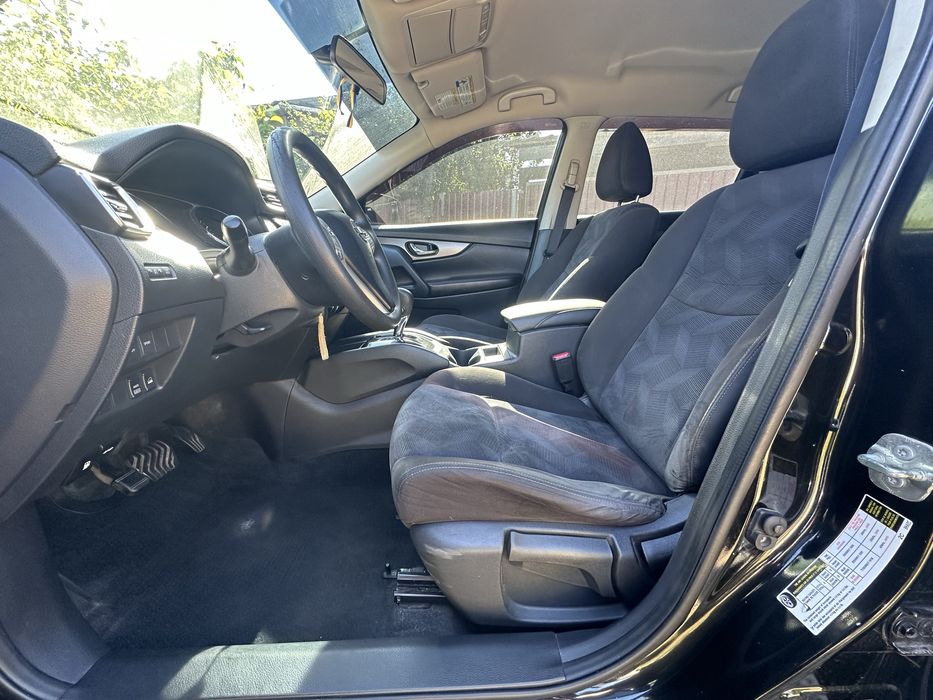 Авто Nissan  Rogue .Терміново.