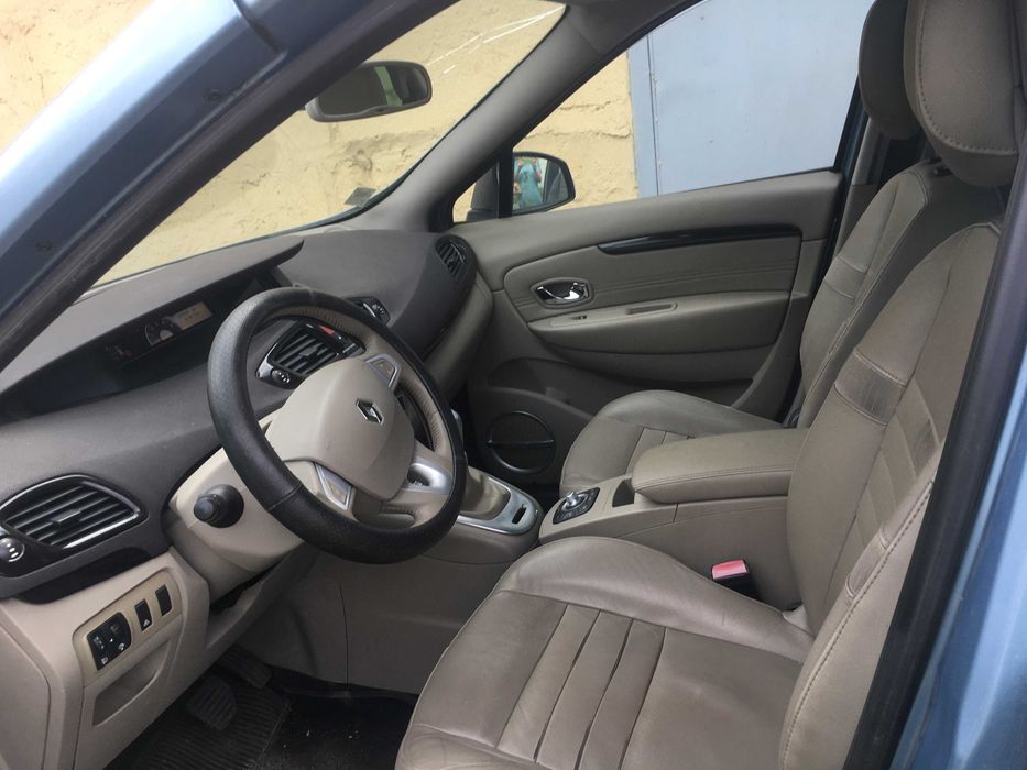 Renault Scenic ІІІ 2011 мінівен 7 місць