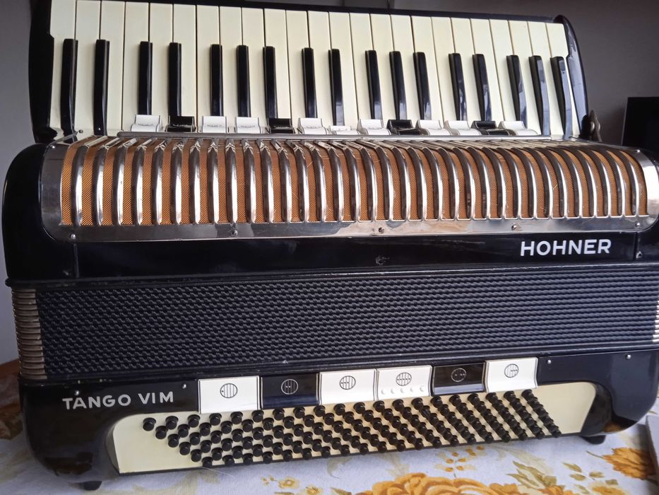 Akordeon Hohner Tango VI M