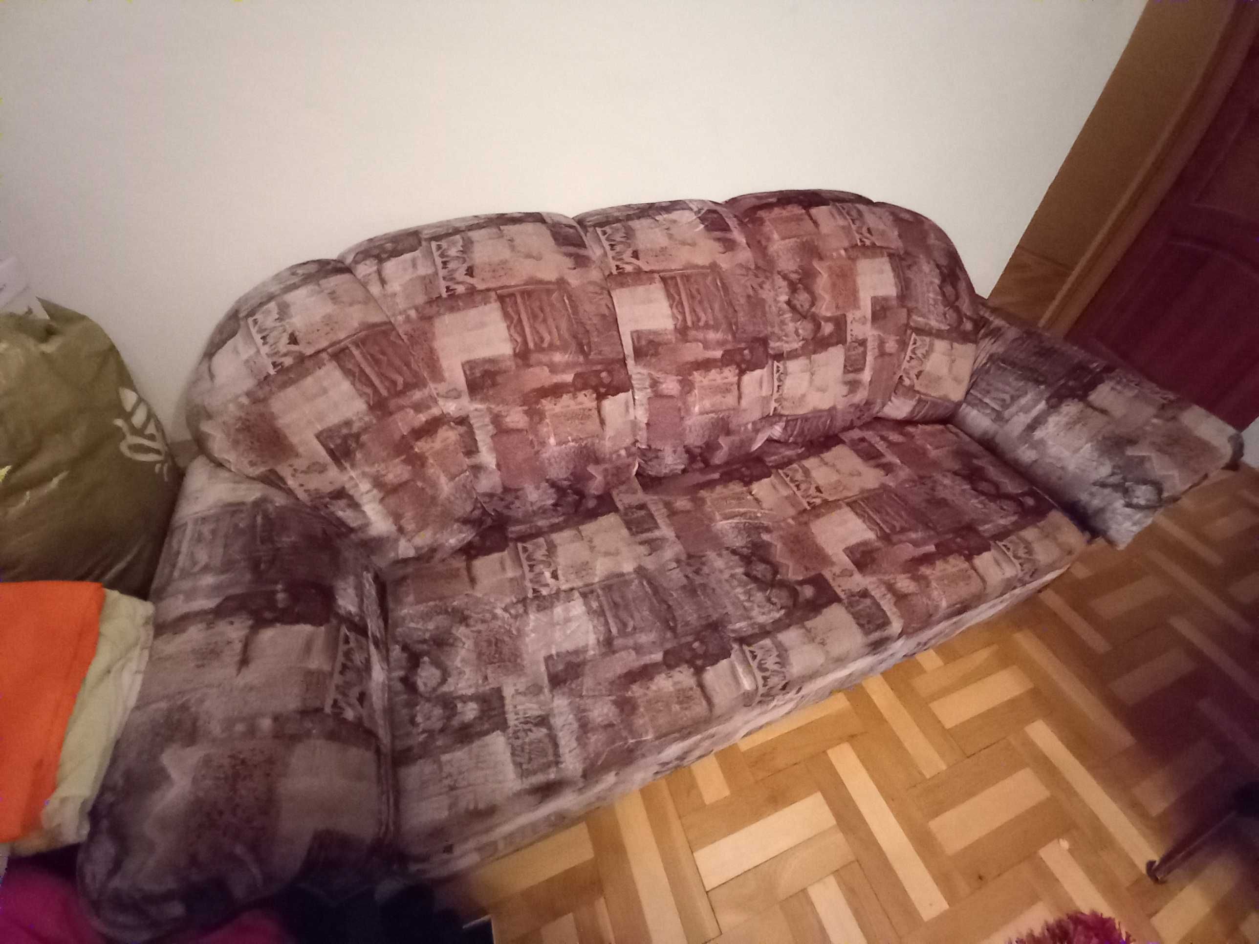 Sofa z jednym fotelem