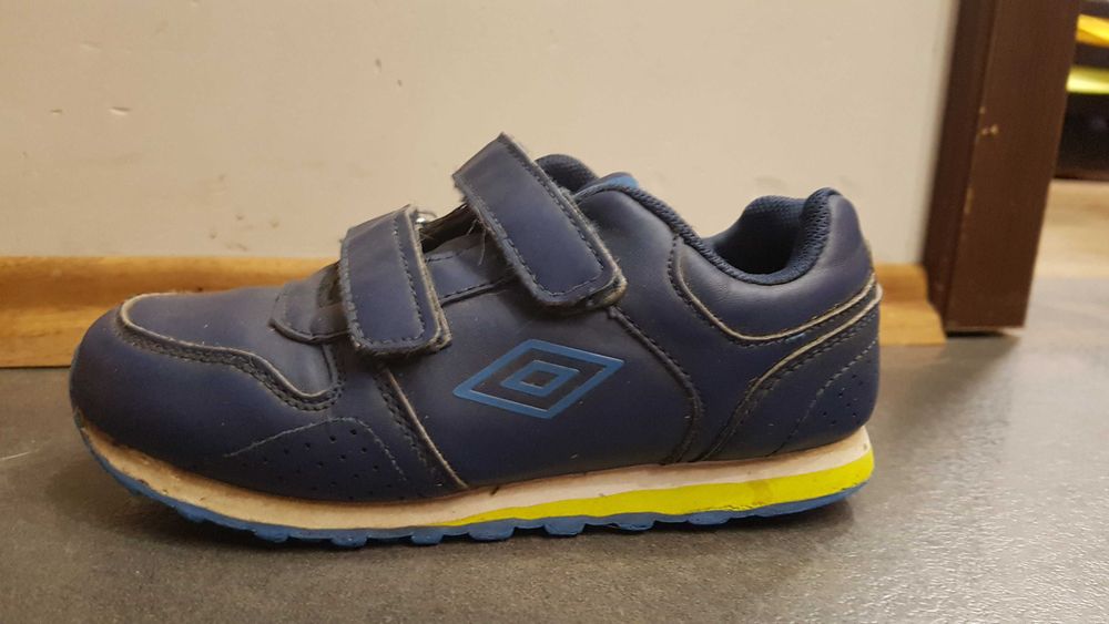 Adidasy UMBRO rozmiar 32