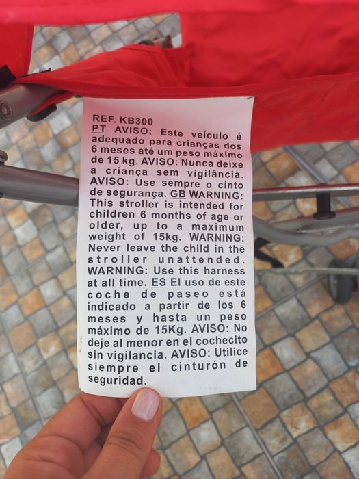 Carrinho bebé vermelho