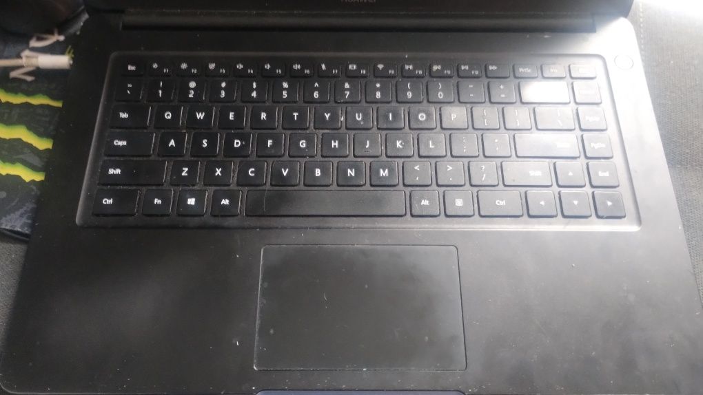 Huawei Matebook D i5 128gbssd/1000gb hdd 8gb ram mx150