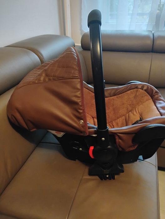 Wózek dziecięcy ze spacerówką Adbor