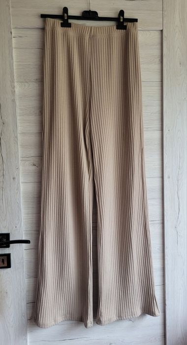 Świetnie spodnie z szeroką nogawką Misspap M