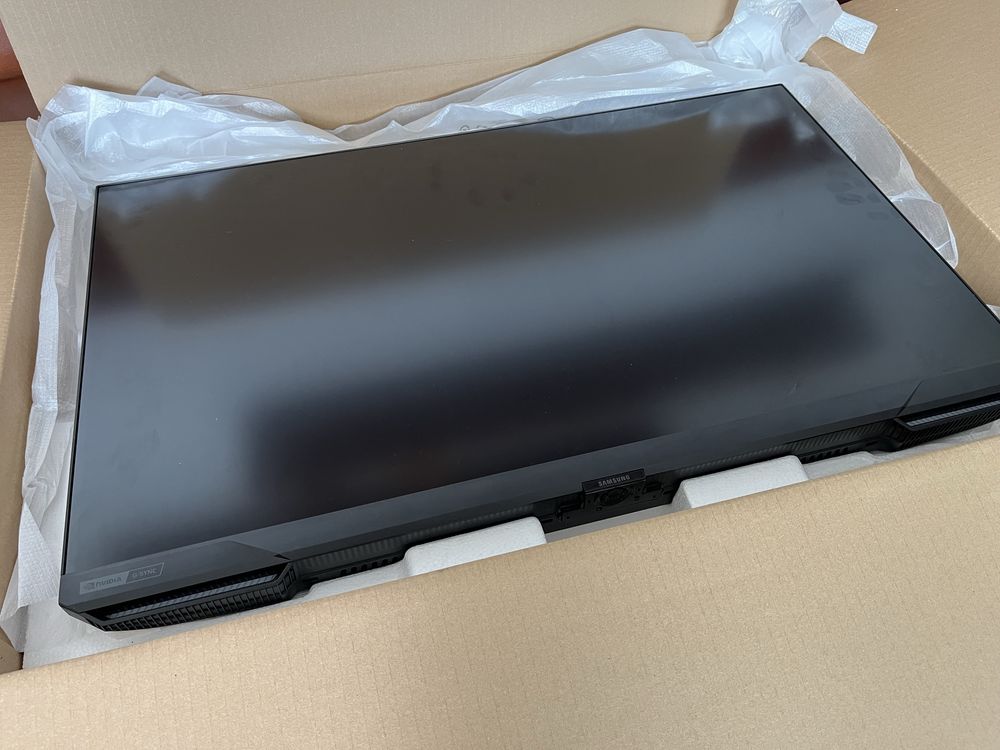 Samsung Odyssey g7 32” 240hz stan bdb