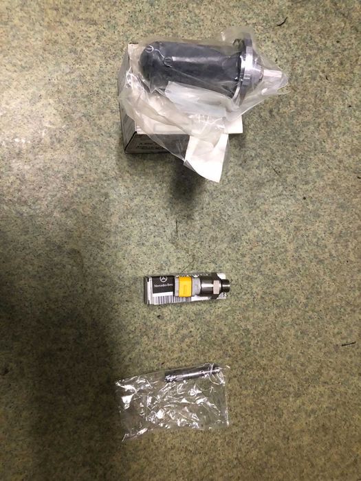 Запчастини ремонт реставрація системи AdBLUE Mercedes Actros MP3 MP4