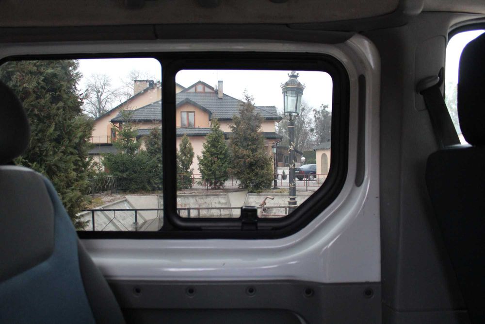 Renault Trafic 2011 оригінальний пасажир 9 мість рідна фарба