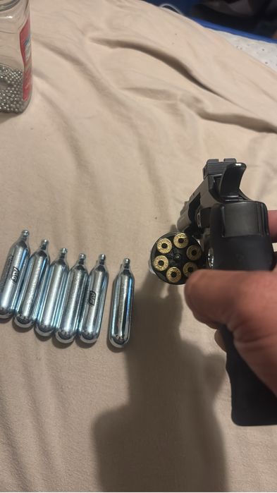 Vendo revolver boner 708  esfera de aço