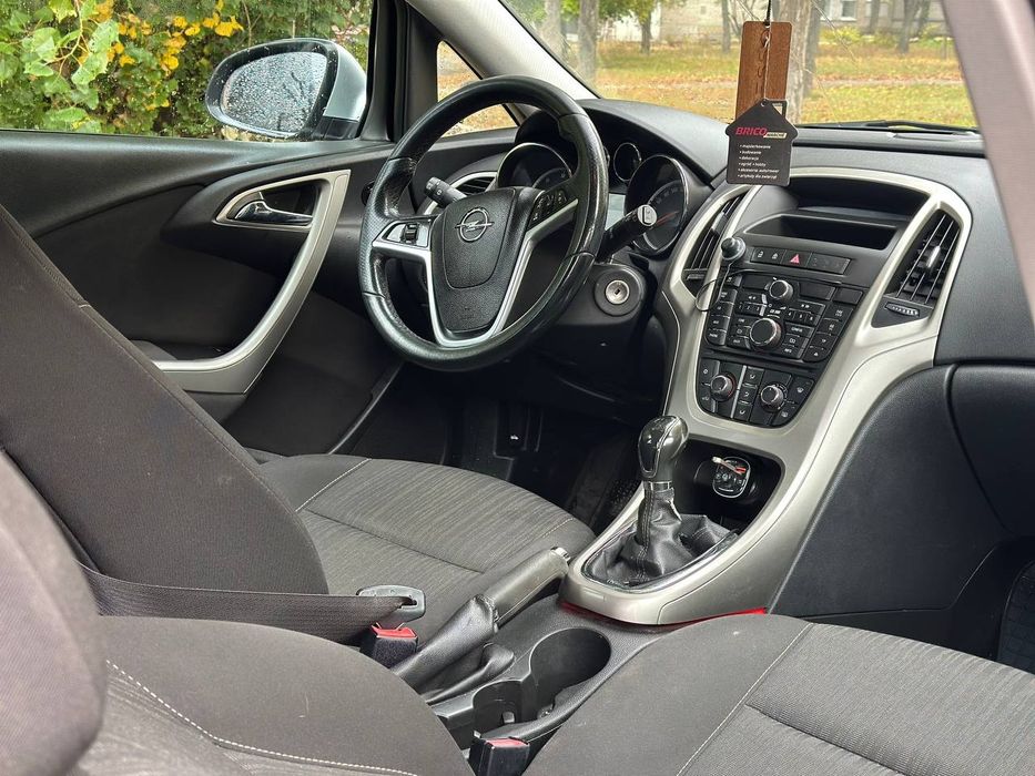 Продам Opel Astra J 1.7 дизель в Харкові