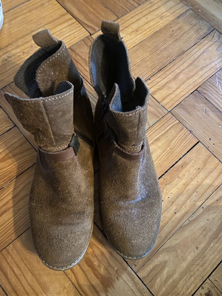 Botas castanhas claras numero 34.