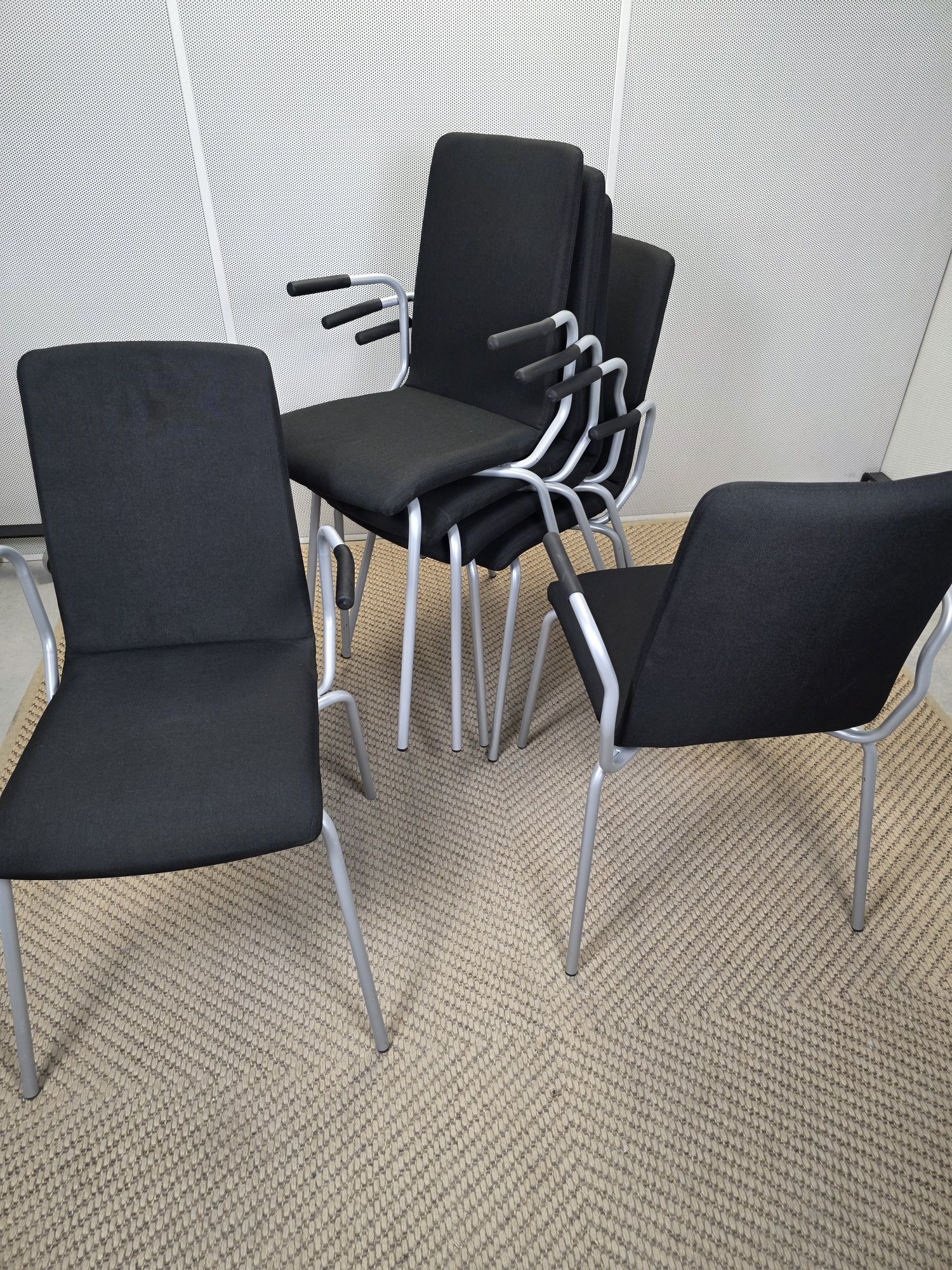 20 x Krzesła konferencyjne Lotus  z podłokietnikami  solidne i wygode