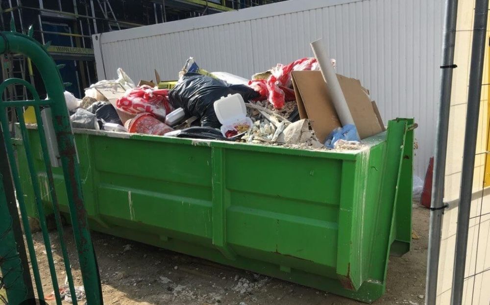 Opróżnianie/sprzątanie/ wywóz/.Mieszkań, domów, strychów itp