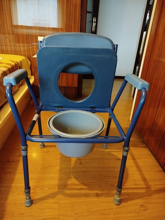 Vendo cadeira sanitária