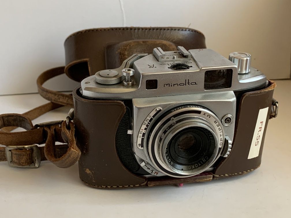 Винтажный фотоаппарат Minolta A (1950-е года) с кожаным чехлом