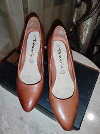 Женские кожаные туфли Tamaris цвет карамель