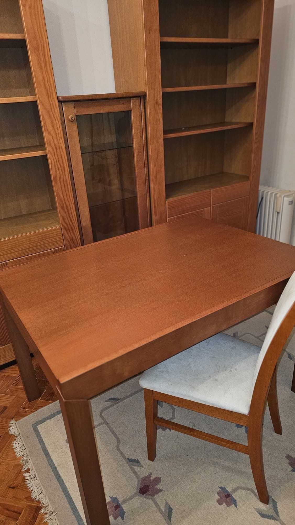 Móvel de Sala e Mesa