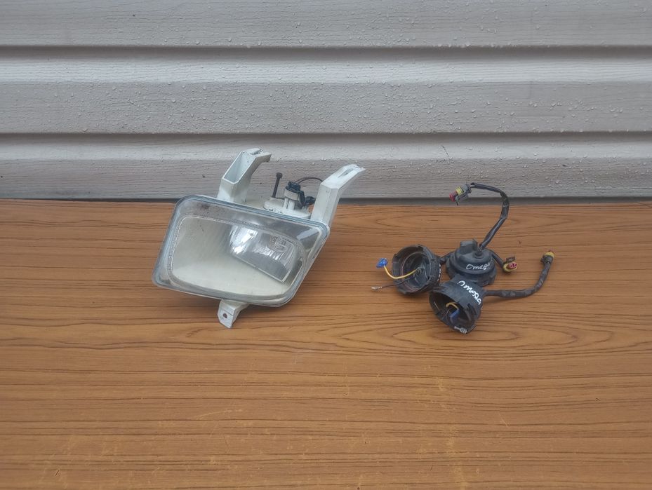 Протитуманка Ford/Mitsubishi/Seat/Sharan/Toyota/Peugeot/Renault/Opel