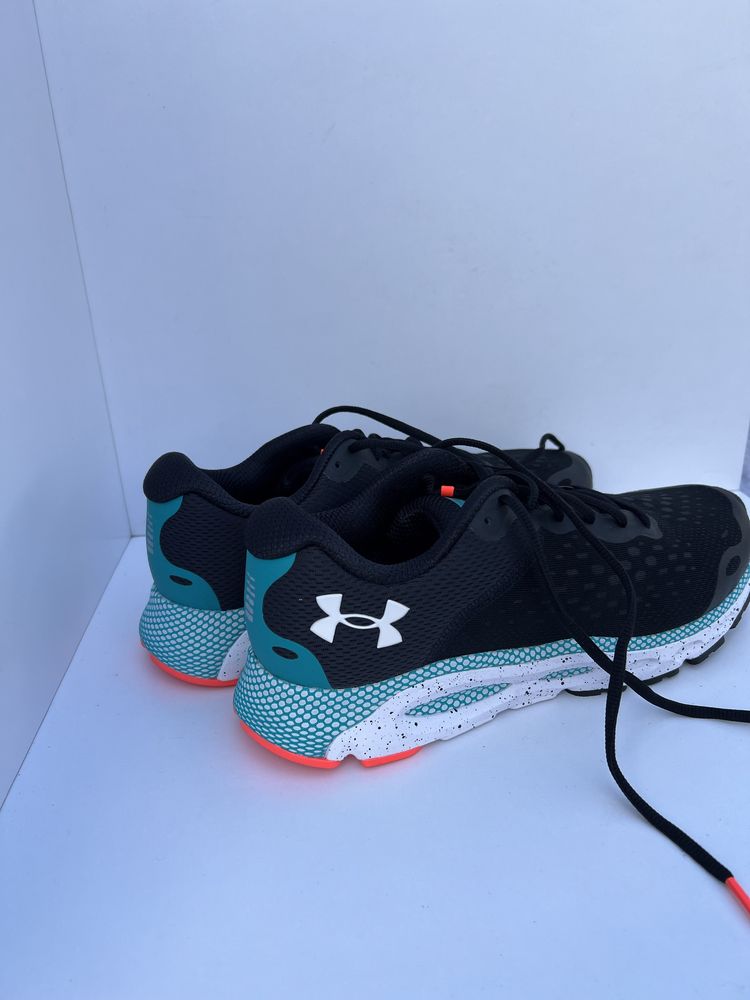 Under Armour HOVR Infinite 3 Running чорний F005