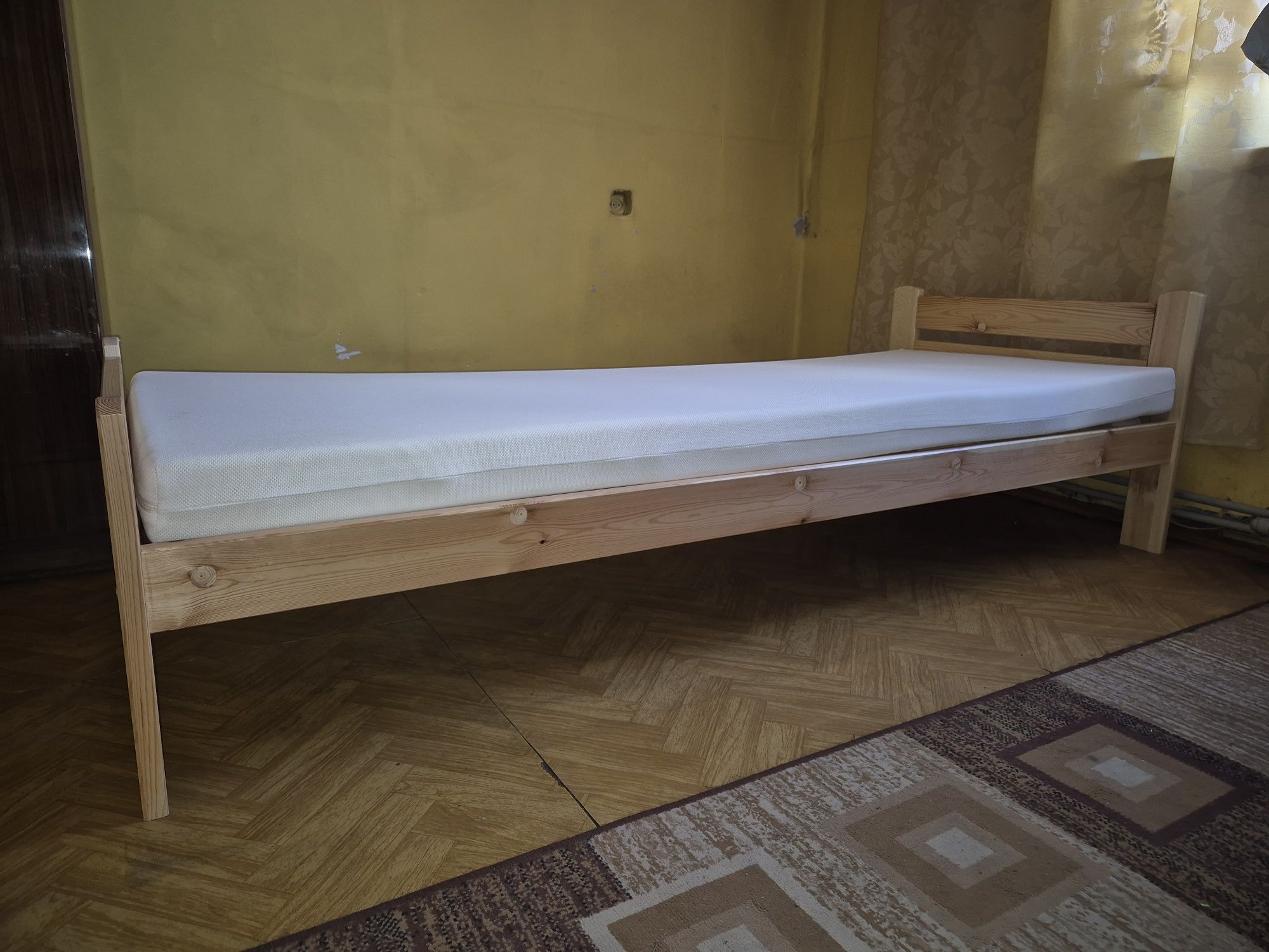 Łóżko jednoosobowe
