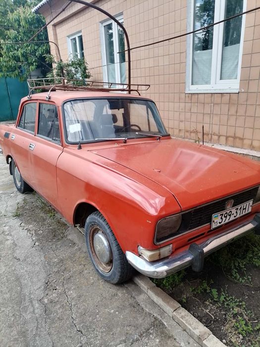 Машина Москвич 2140