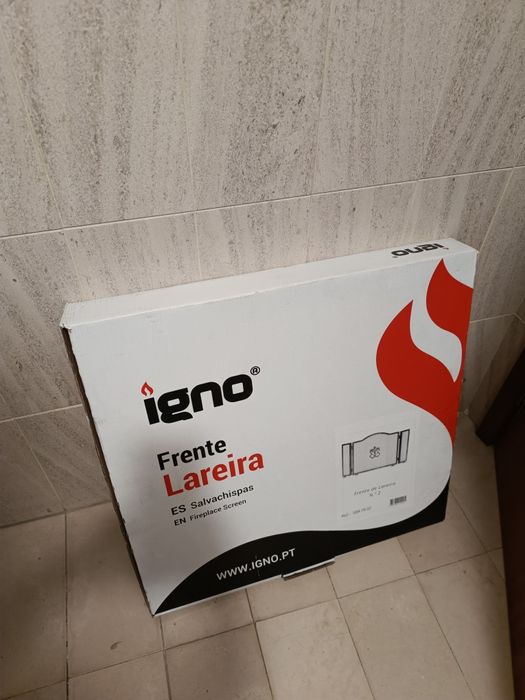 Tampa frente de lareira