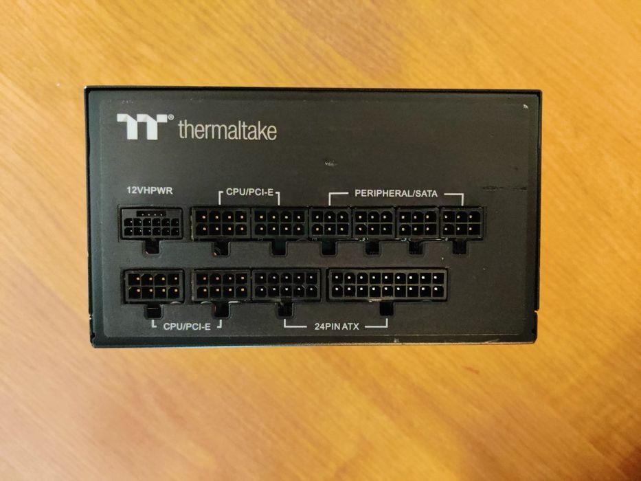 Thermaltake GF3 1000W Gold мощный, тихий, полностью модульный БП