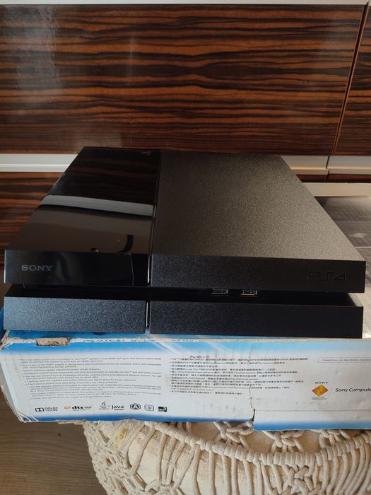 Konsola Ps4 PlayStation 4 Jailbreak FW 9.00 ideał z małym przebiegiem