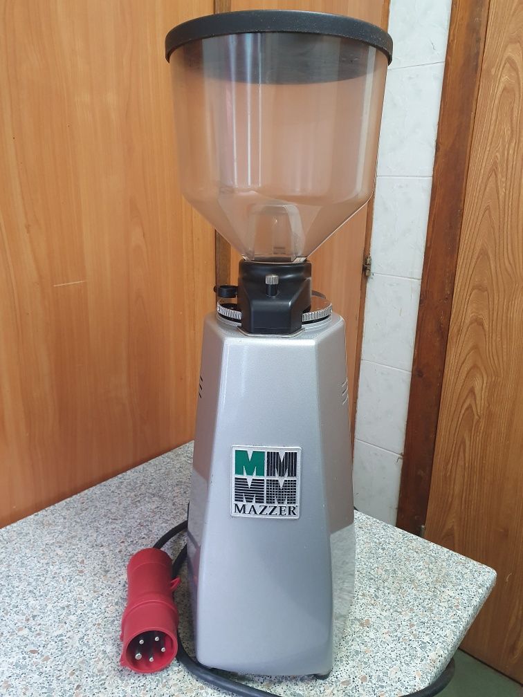 Профессиональная кофемолка Mazzer Major.