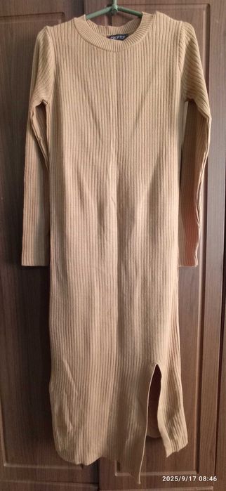 Плаття жіноче в рубчик