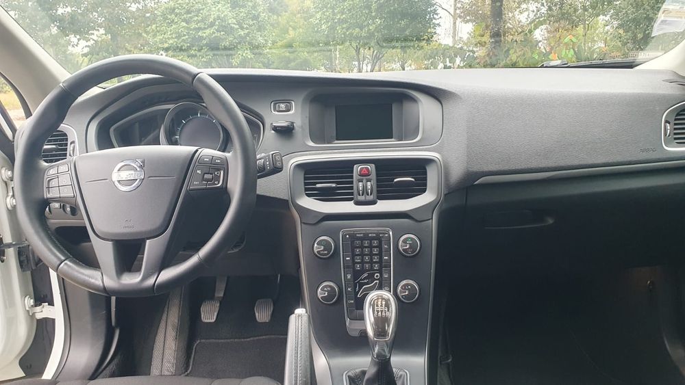 Volvo V40 cross country 2.0  D4