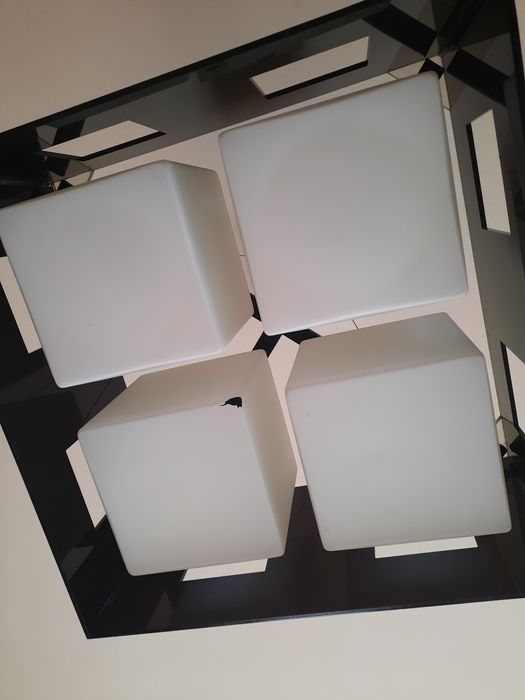 Lampa na 4 klosze