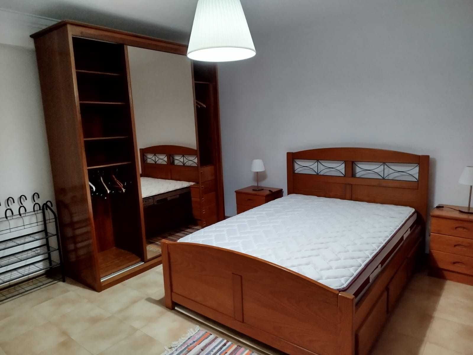 Quarto apenas para estudantes a 10 minutos a pé metro Odivelas