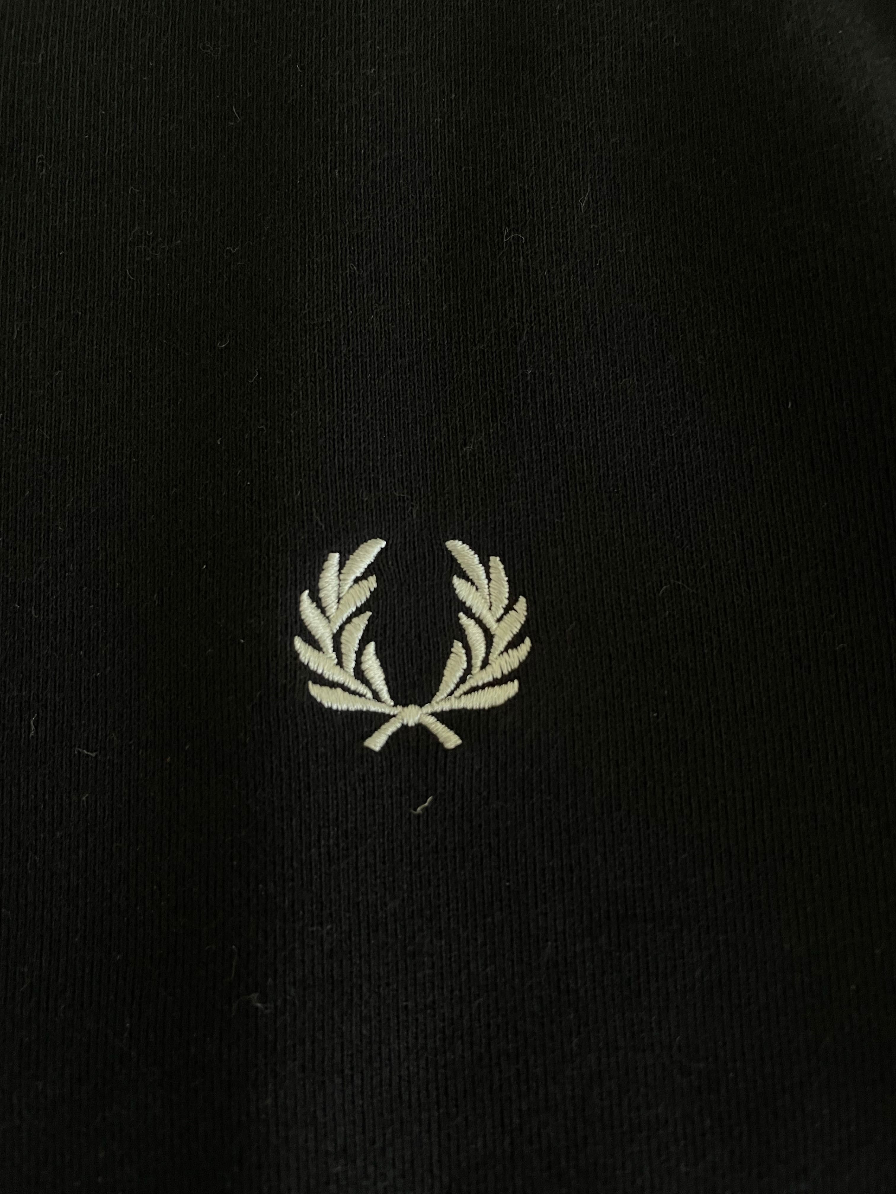 Camisola nova Fred Perry original tamanho S.