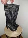 Botas como novas em pele