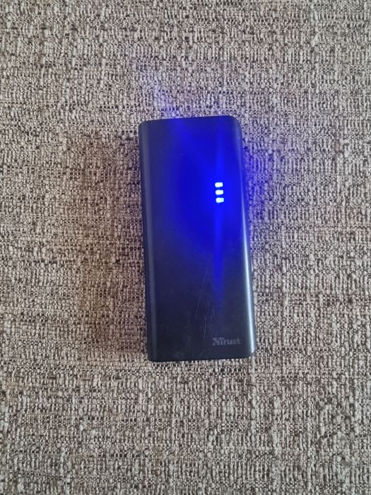 Witam sprzedam powerbanka 10.000